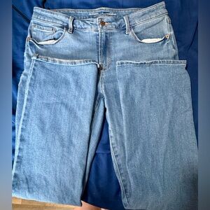 👖 Old Navy Mid-Rise Kicker Boot-Cut Jeans – Women’s Size 12 – Medium Wash